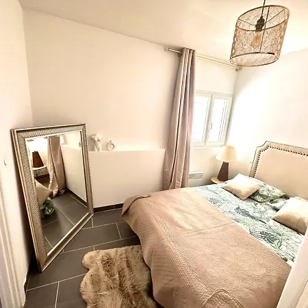 A Deux Pas Des Remparts Apartment Aigues-Mortes