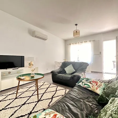 A Deux Pas Des Remparts Apartment *
